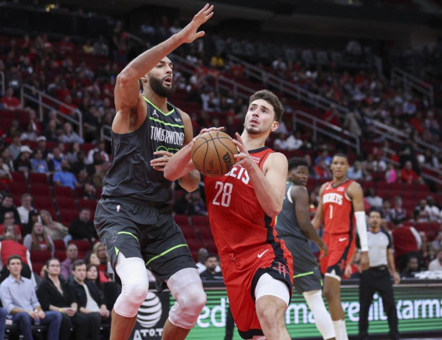 九游体育赛事直播-全靠杜兰特！半场火箭53-55森林狼，谢泼德11分2助攻！