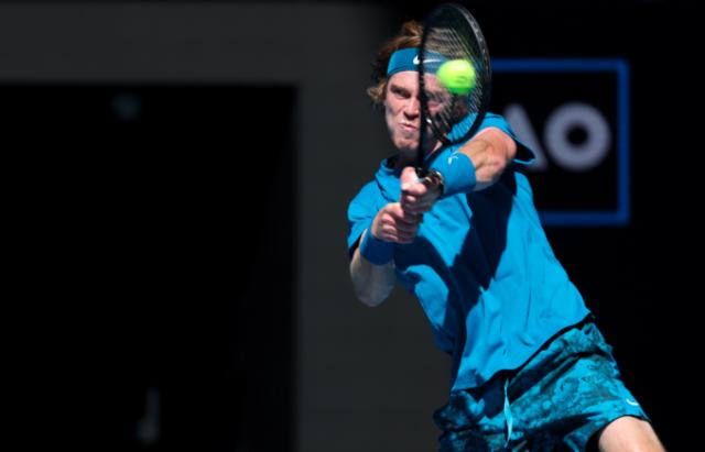 九游娱乐赛事直播-卢布列夫一纪录追平费纳 距500赛四连冠仅差一步